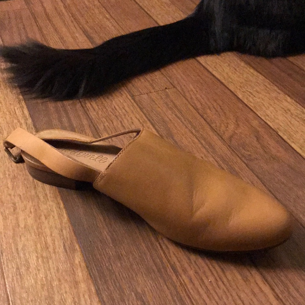 Slip-on with straps